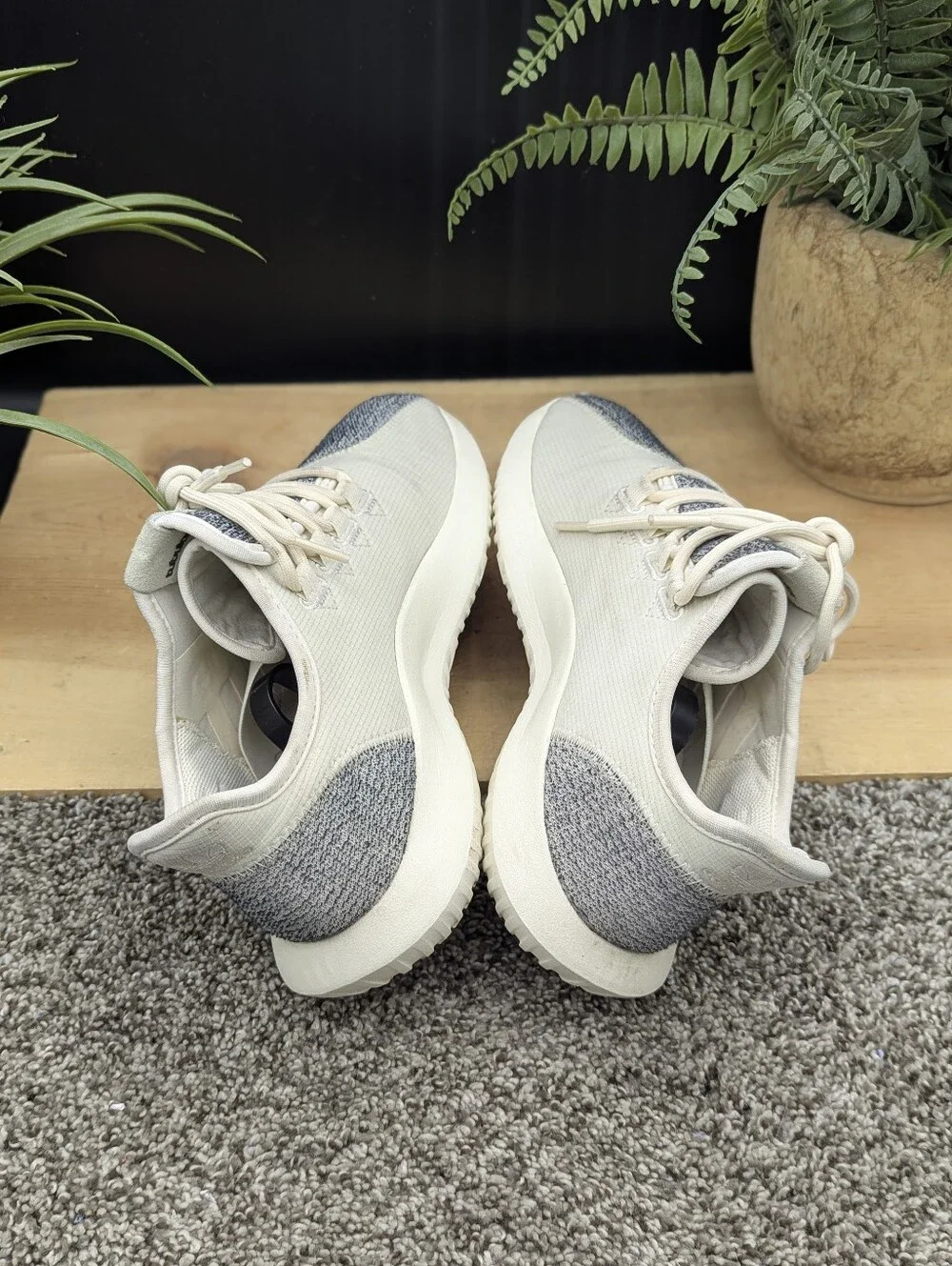 Adidas Tubular Shadow Women's Size 7 Running Walking Gym Shoes Casual Comfort